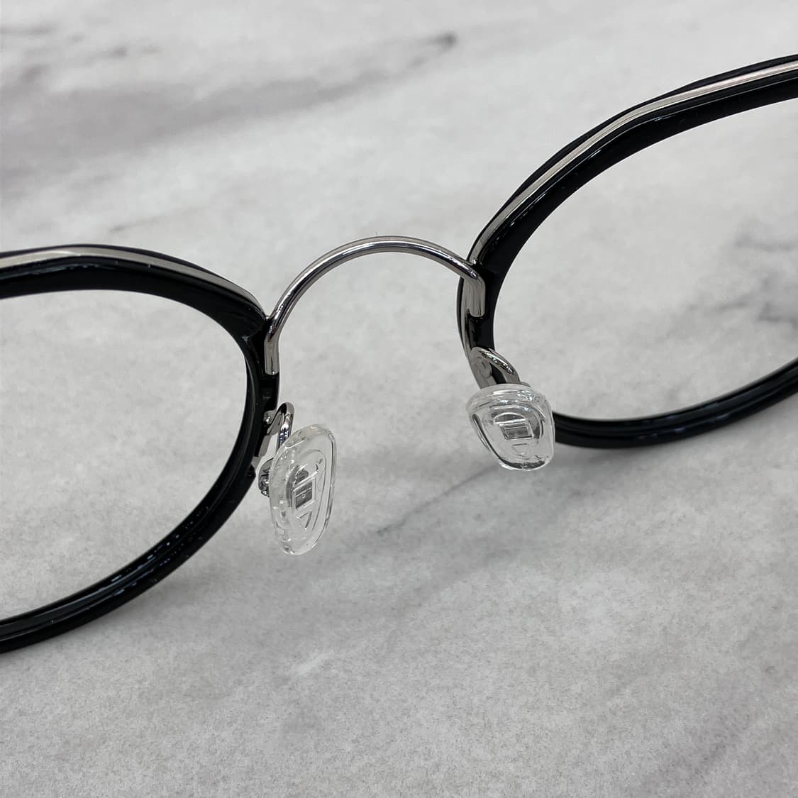 C41 FZ 실버 블랙 라운드 콤비 메탈테 안경 상품이미지4