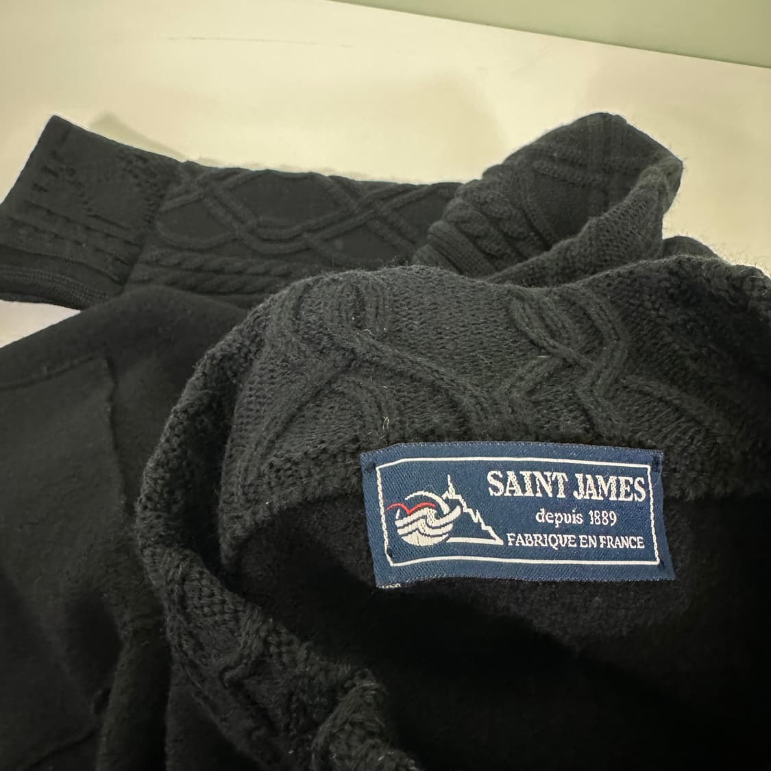 우먼L 세인트제임스 블랙 꽈배기 하이넥 가디건 상품이미지4