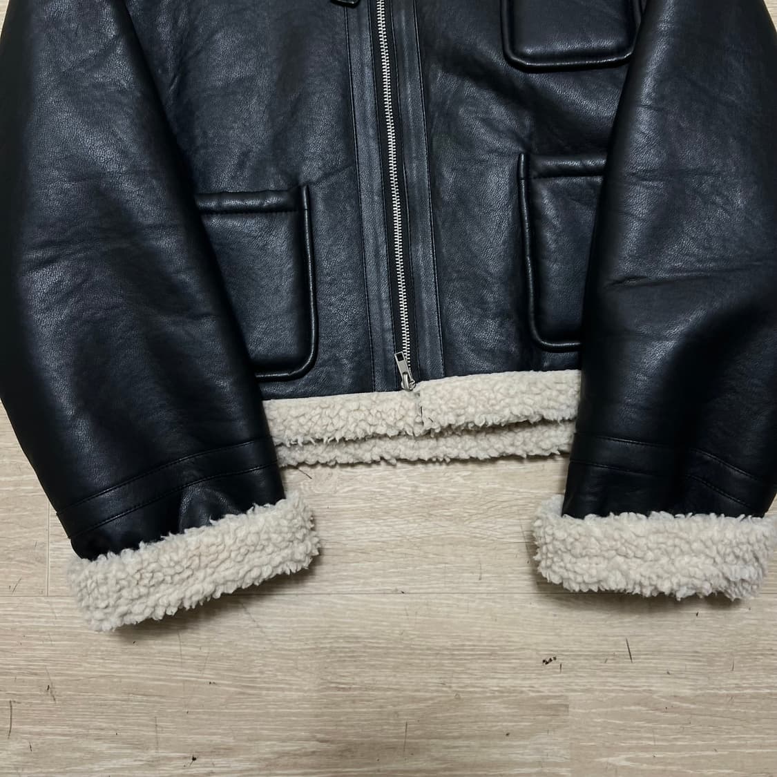 여성 레더 가죽 양털 크롭 무스탕 자켓 [블랙] FREE 상품이미지3