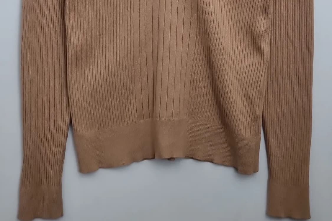 로페 피크닉 브이넥 니트  상품이미지4