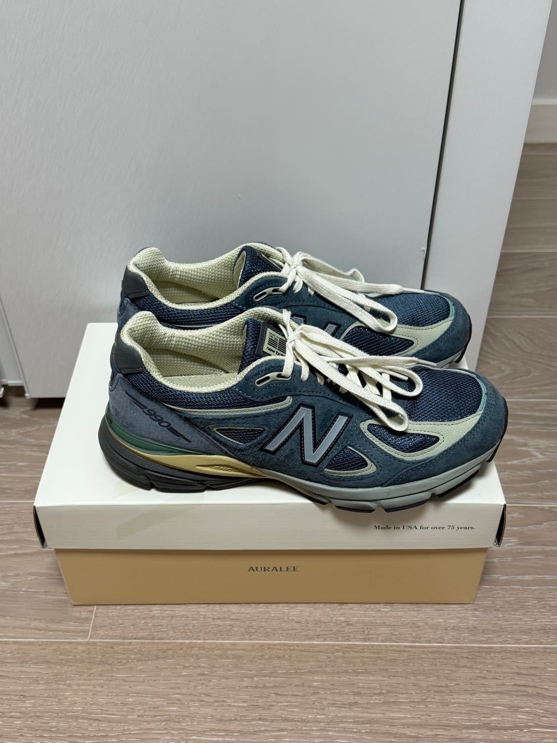 [265] 뉴발란스 오라리 990v4  상품이미지3