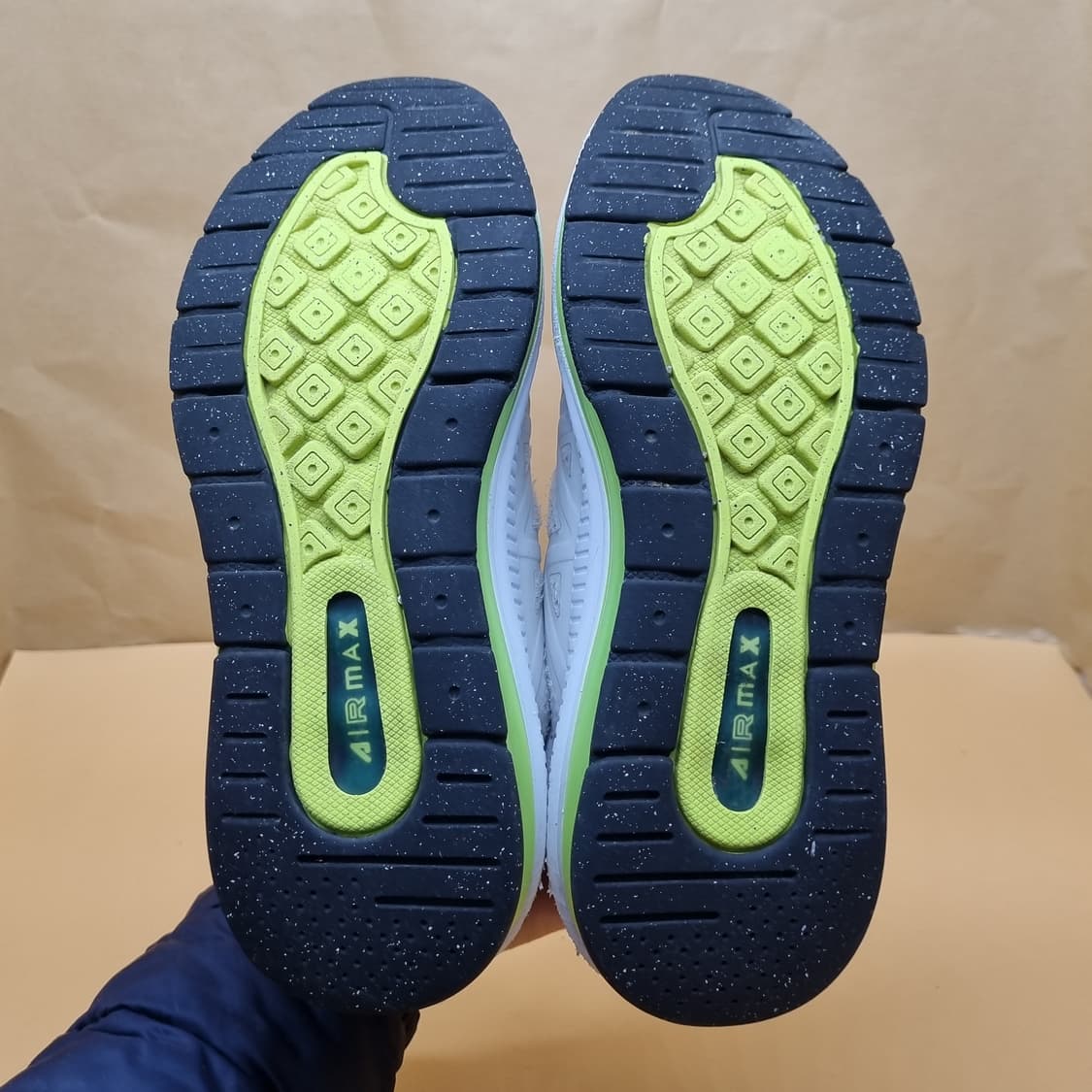 나이키 에어맥스 게놈 여성운동화235  상품이미지3