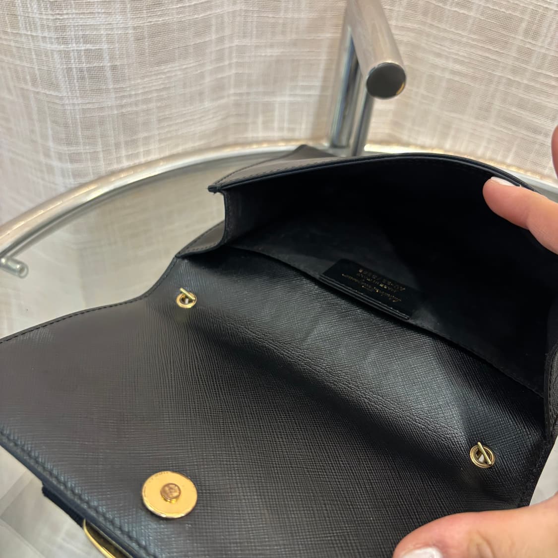 페라가모 바라보우 지니 크로스백     상품이미지9