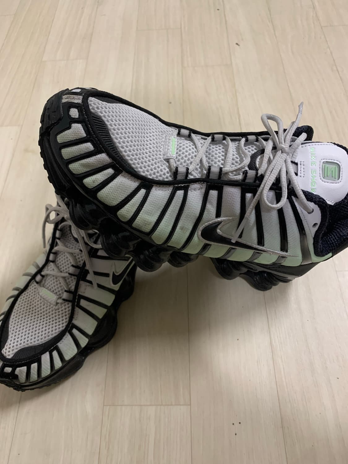 나이키샥스 TL 270사이즈 팝니다 상품이미지2