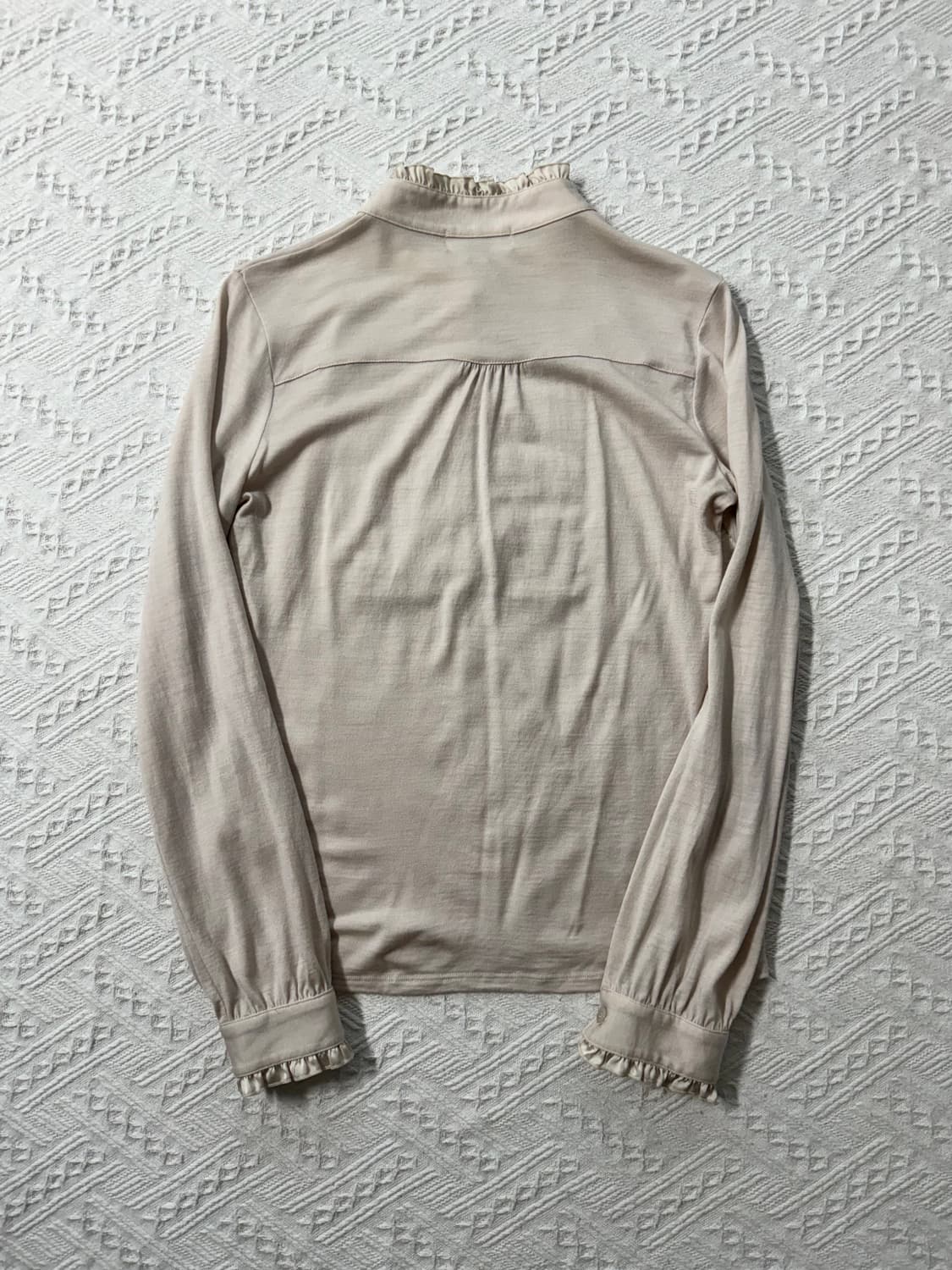 울 러플 버튼 넥 롱 슬리브 블라우스 상품이미지4