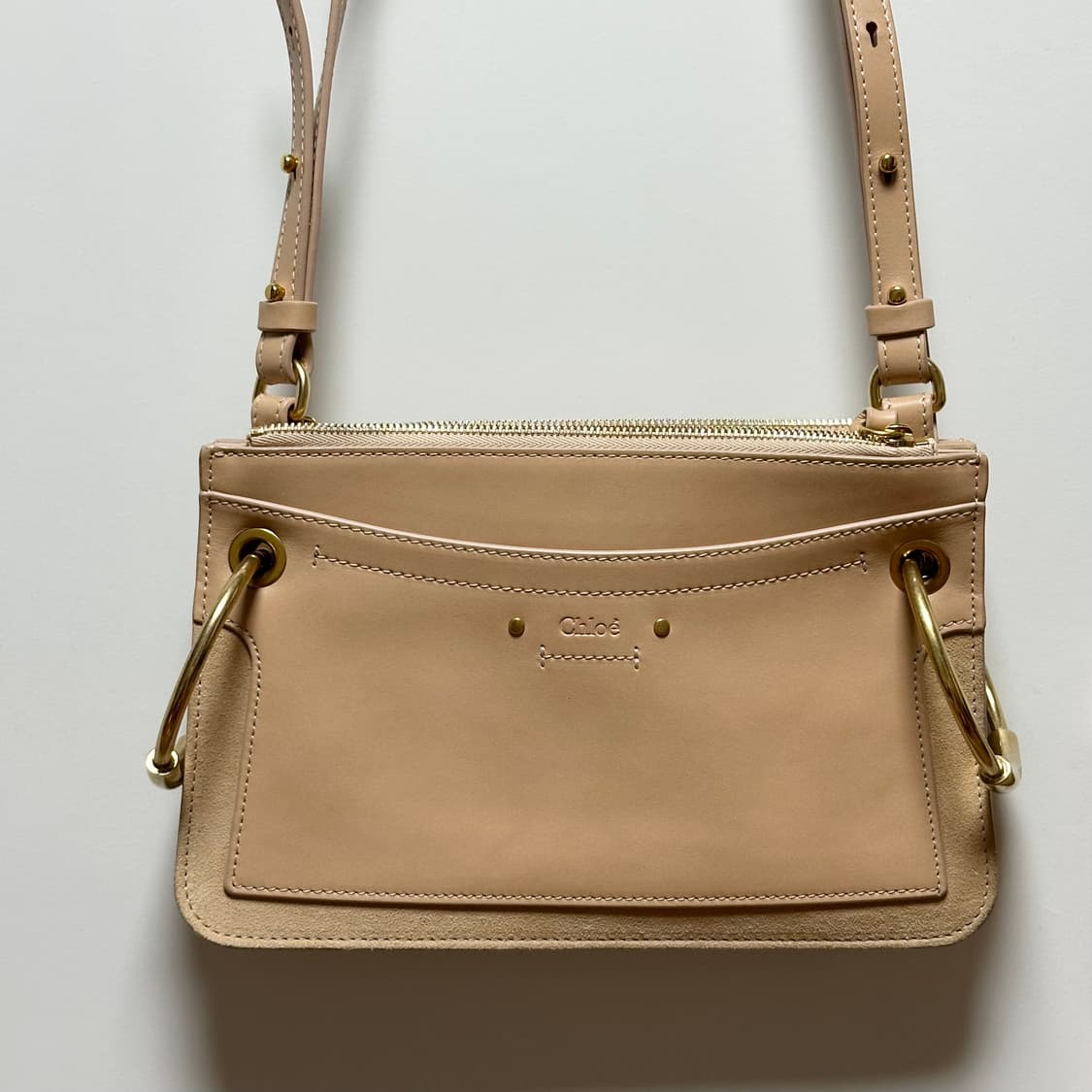 정품 끌로에 베이지 가죽 크로스백 상품이미지1
