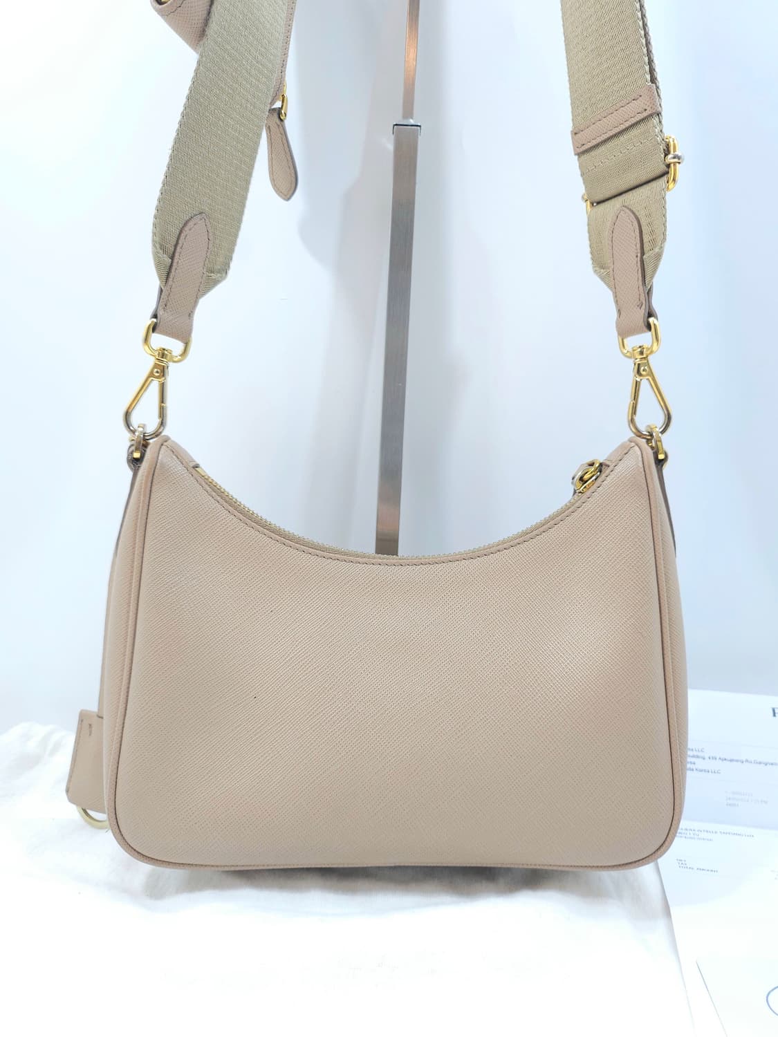 프라다 리에디션 2005 사피아노 카메오 베이지 숄더백 상품이미지2