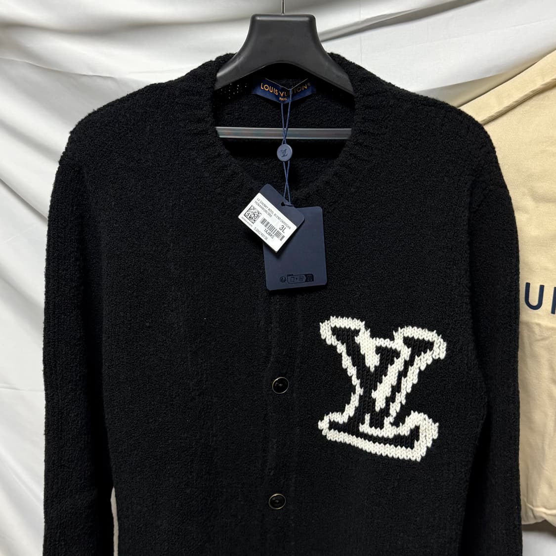 [새상품/2XL] 25FW 루이비통 청키 인타르시아 니트 가디건 블랙 상품이미지2