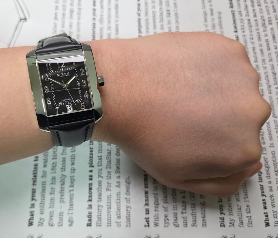 명품 펜디 7400G 사각탱크 블랙 기요쉐 다이얼 오토매틱  상품이미지7