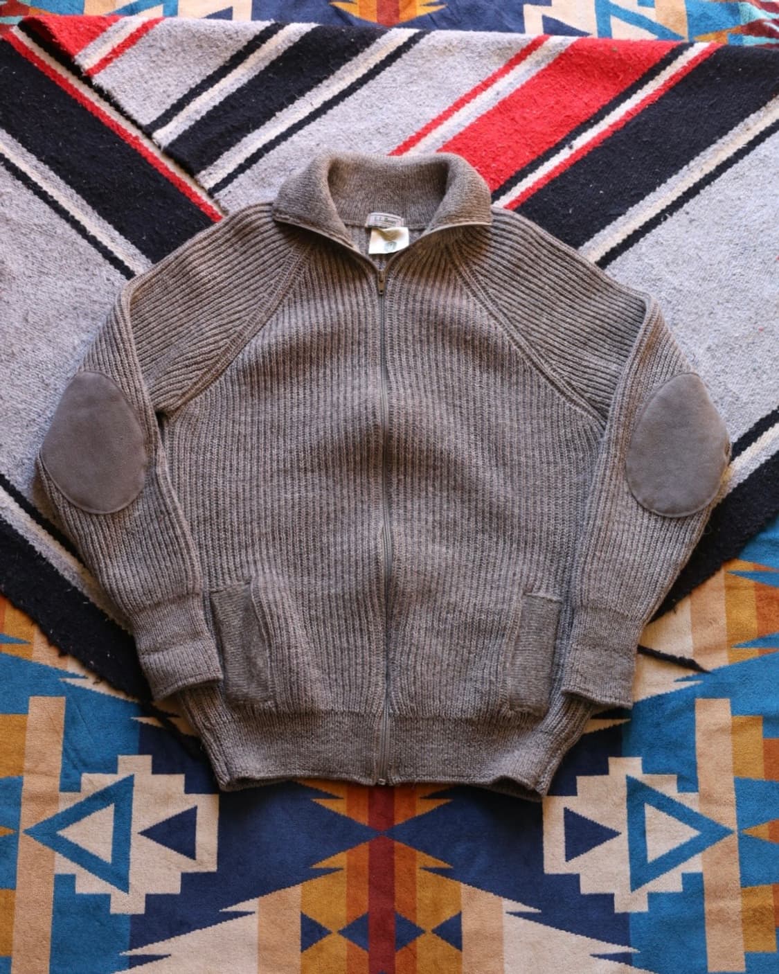 엘엘빈 80s 브리티쉬 울 앨보우 패치 니트 가디건 상품이미지1