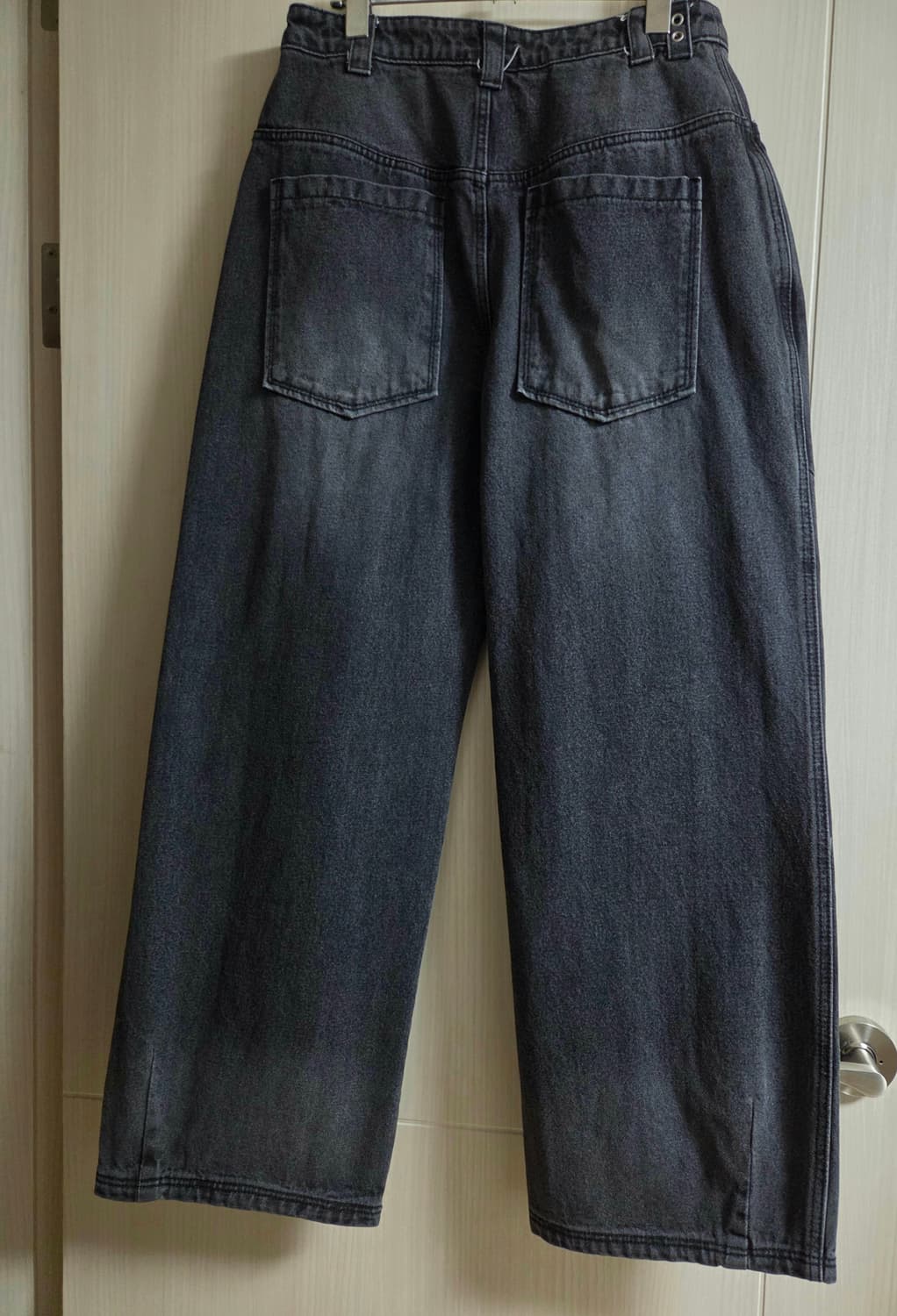 [L] 더콜디스트모먼트 베이직 데님 팬츠 블랙 상품이미지2