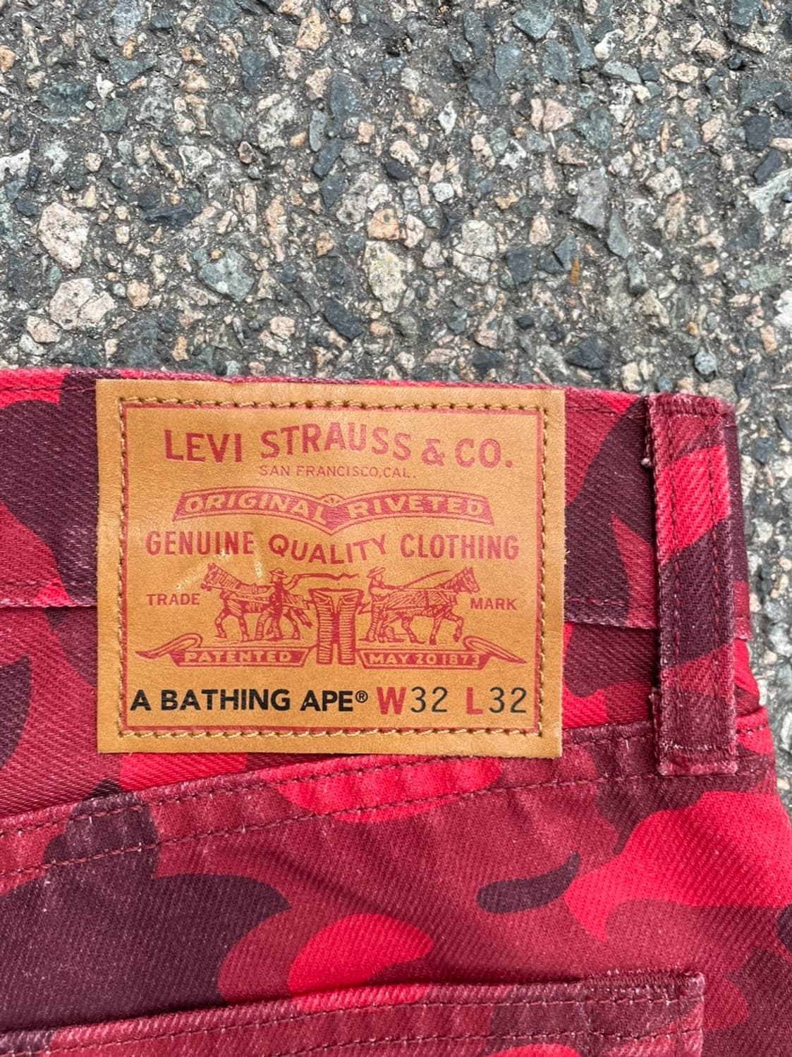 베이프 x 리바이스 레드 카모 데님팬츠 상품이미지6