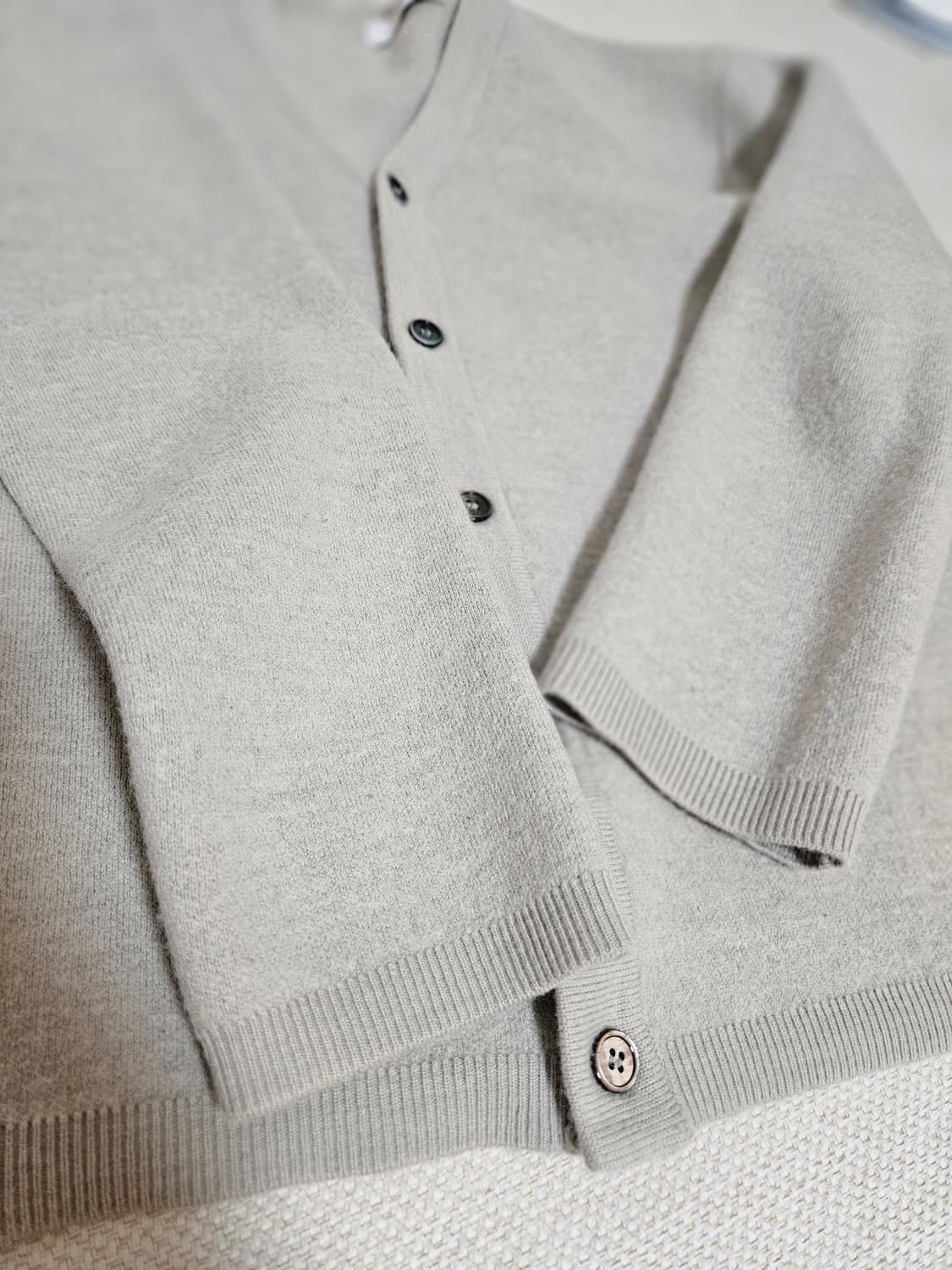 엘무드 세미오버 크롭 가디건 48사이즈 상품이미지4