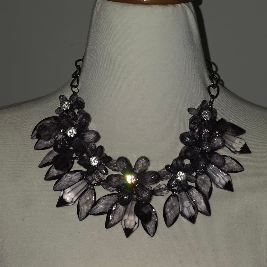 zara 빈티지)블랙 아크릴 크리스탈 앤틱 고딕모리갸루 플로럴 목걸이 상품이미지2