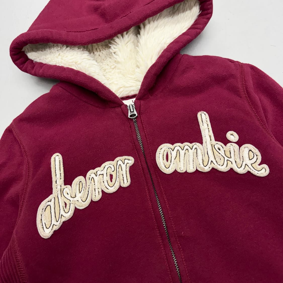 아베크롬비 Y2K 퍼 딱붙 아치로고 버건디 후드집업 상품이미지3