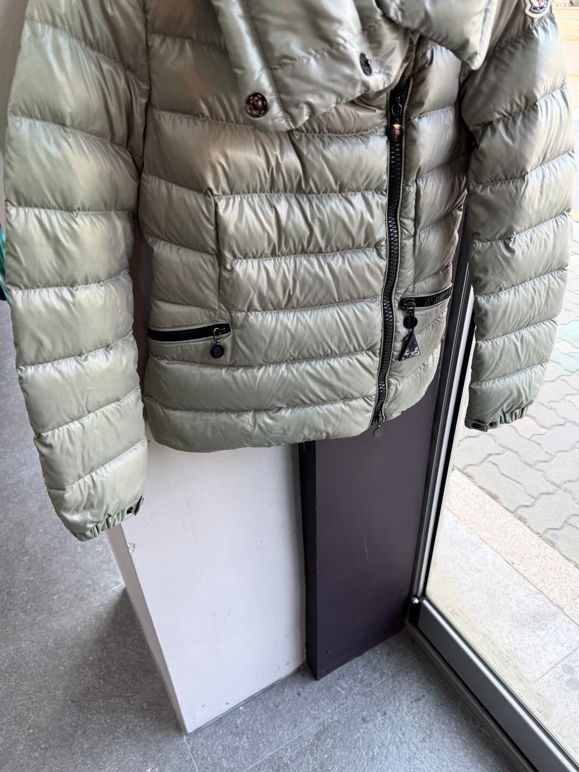 0/ 몽클레어 하이넥 구스다운 패딩 상품이미지4