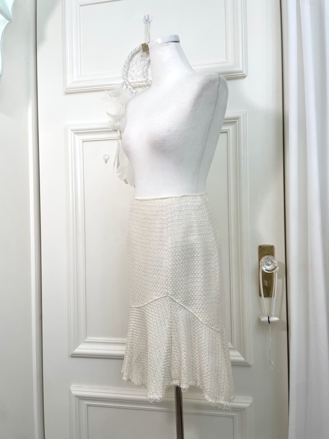 ivory rainbow glitter tweed ruffle midi  상품이미지2