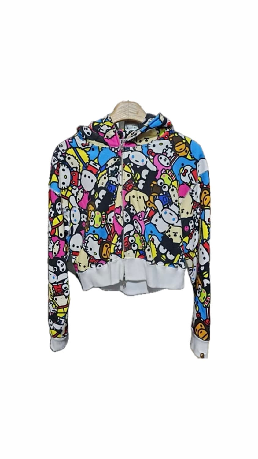 베이프 산리오 콜라보 샤크 후드 집업 크롭 상품이미지1