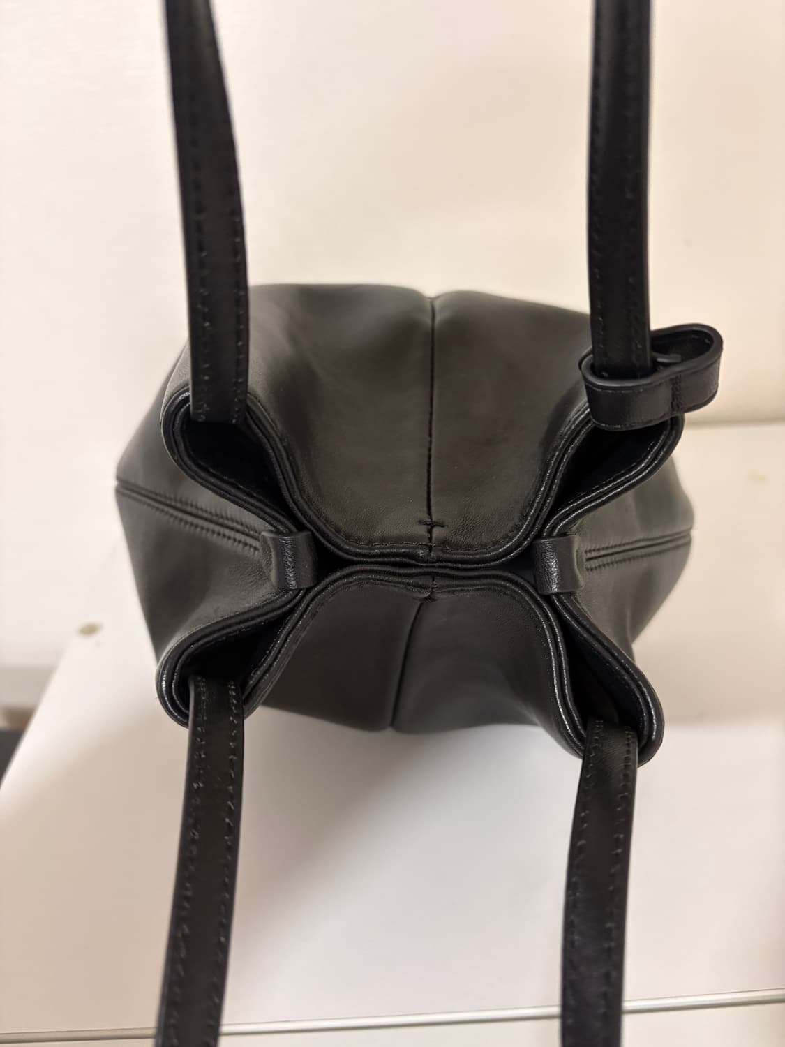 아뜰리에드루멘 봉발롱백 블랙 상품이미지5