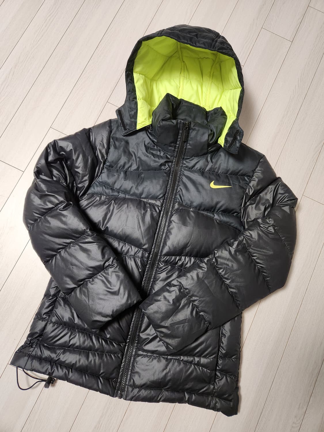 나이키 우먼스 덕다운 패딩 자켓 사이즈L

여러 중고사이트에도 같이 판매 상품이미지1