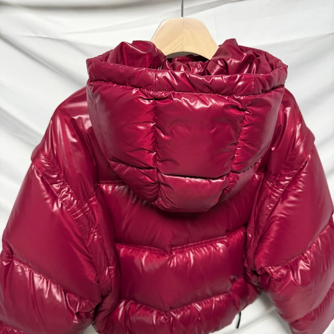 [S+급/38] 셀린느 라이트웨이트 나일론 크롭 트리옹프 여성패딩 상품이미지5