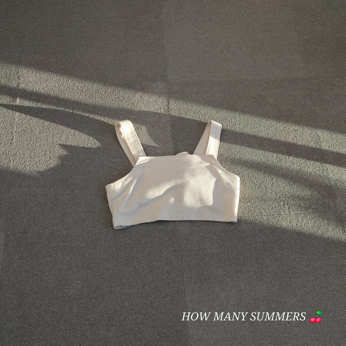 베이지 슬리브리스 탑 백리본 상품이미지1