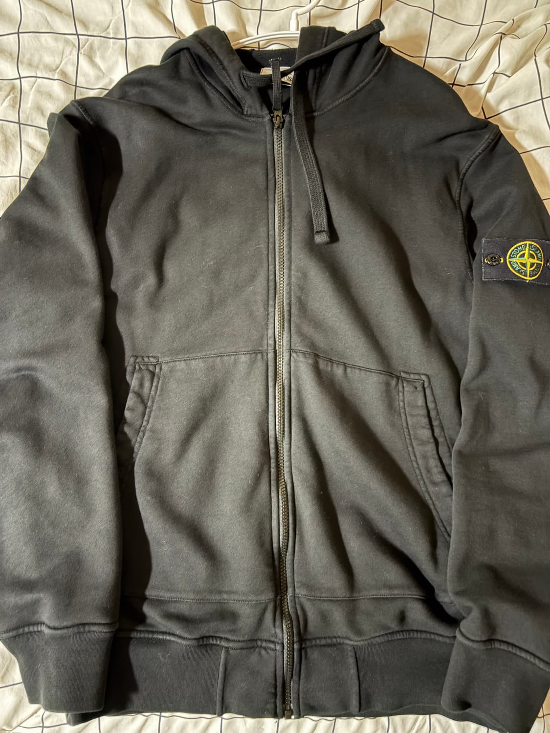 (XL,새상품,정품 인증)25FW 스톤아일랜드 후드집업 상품이미지1