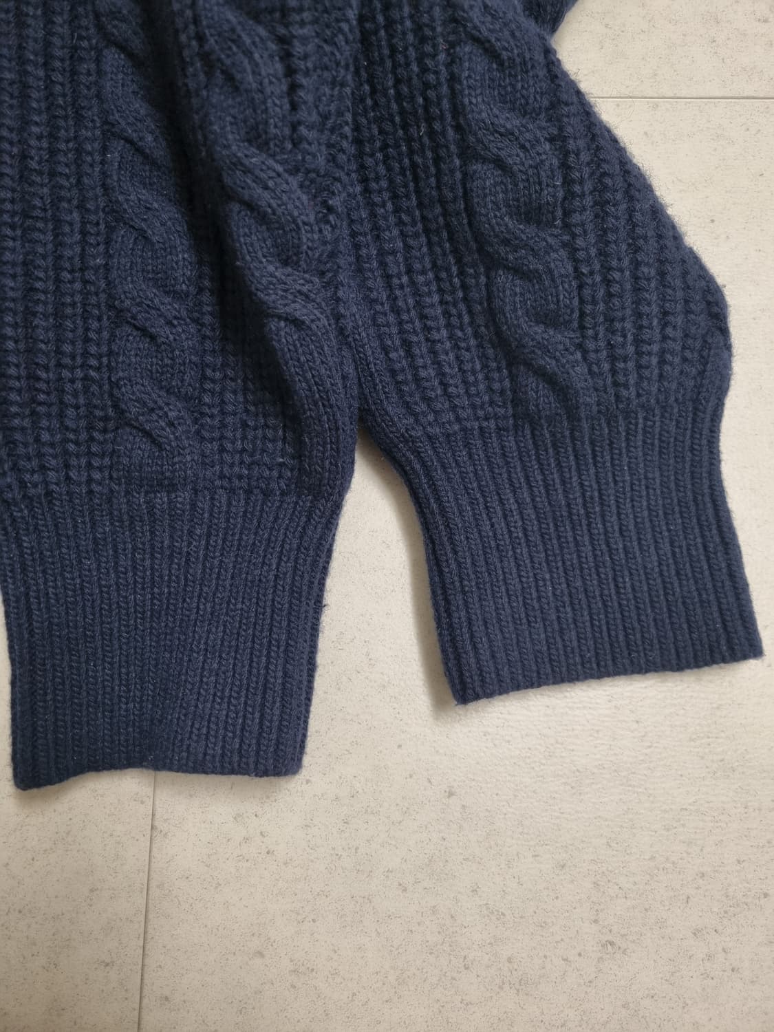 23FW 마리떼 케이블 집업 니트 (고윤정 착용) 상품이미지3