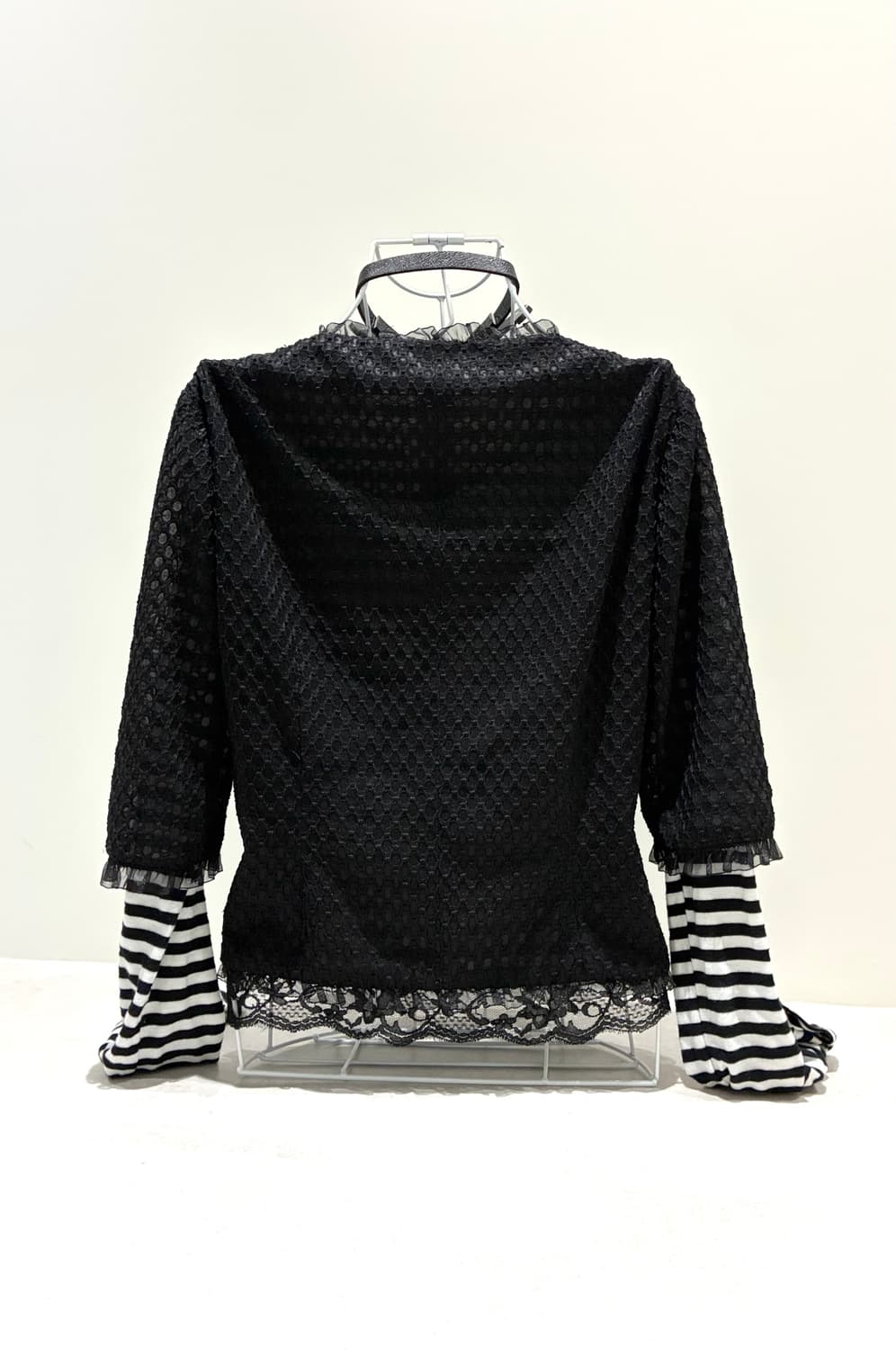 블랙 프릴 자켓 + 셔링 롱슬리브 상품이미지4