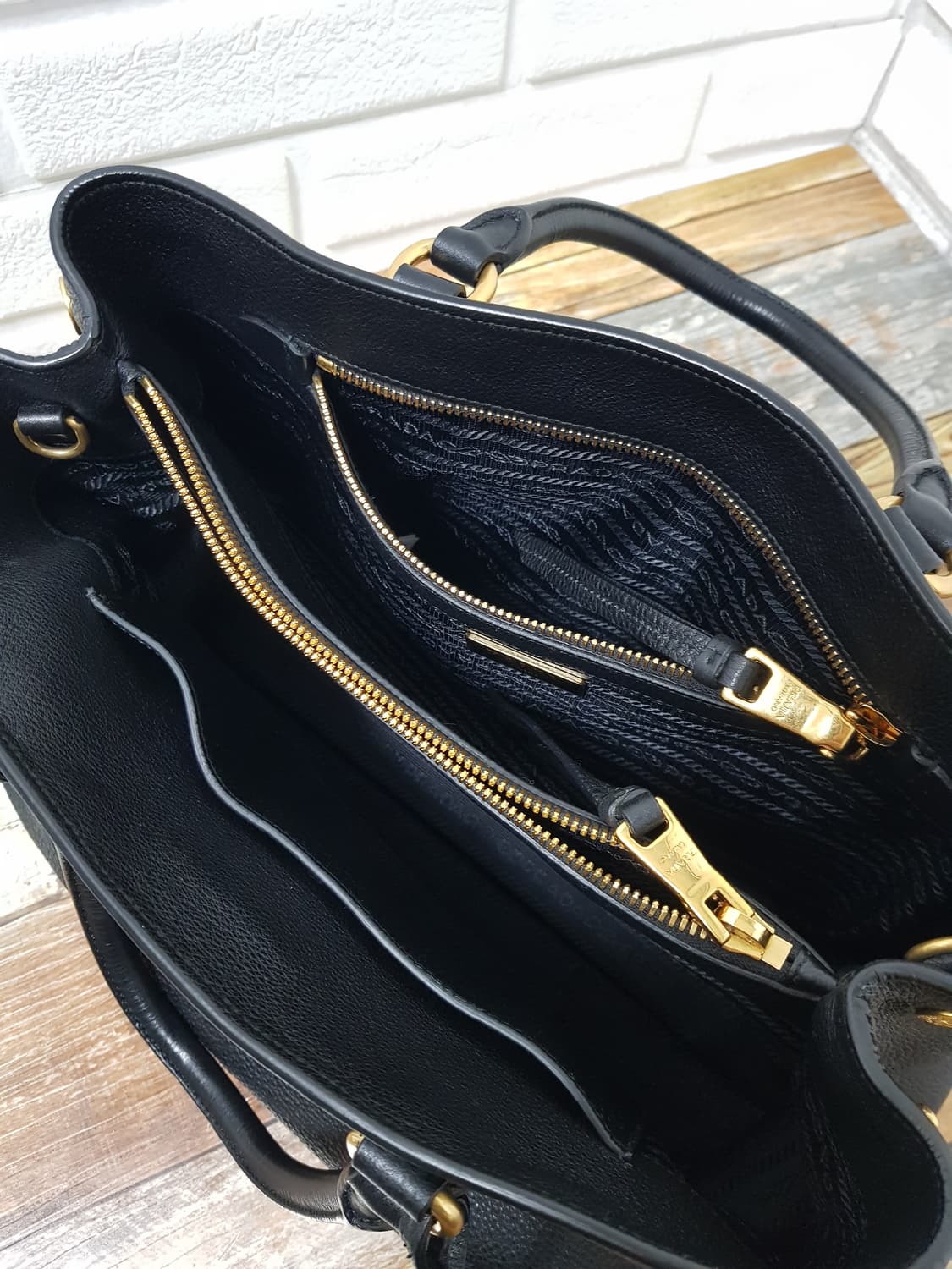 [정품] 프라다 비텔로 피닉스 금장 블랙 토트백 상품이미지8