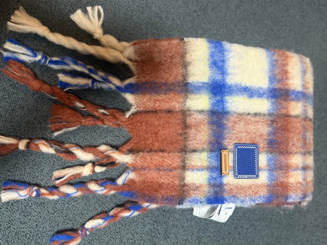 아더에러 클랜드 머플러 상품이미지1