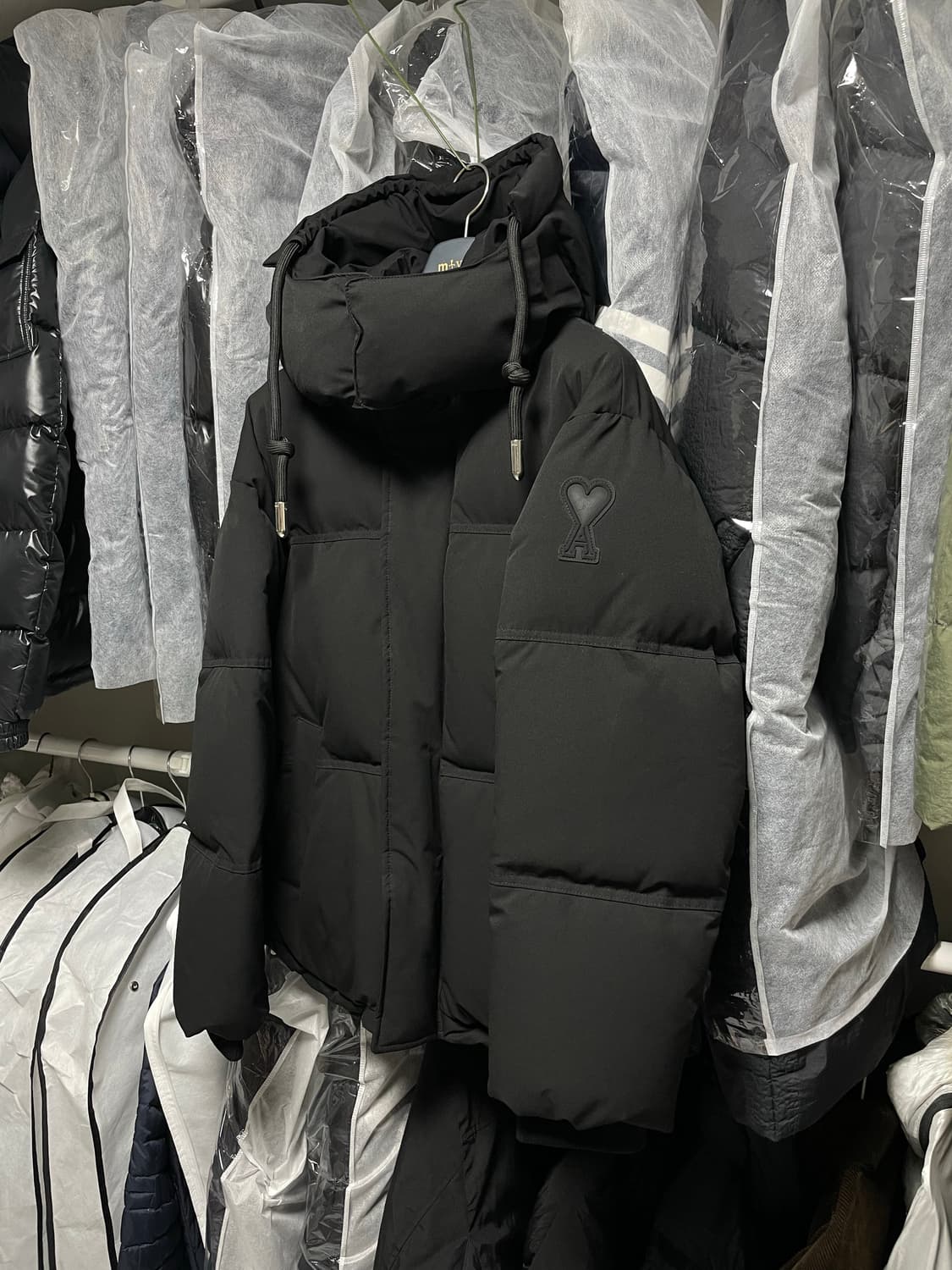 [XS-S사이즈] 아미 하트 로고 패치 오버핏 숏 다운 패딩자켓 상품이미지2