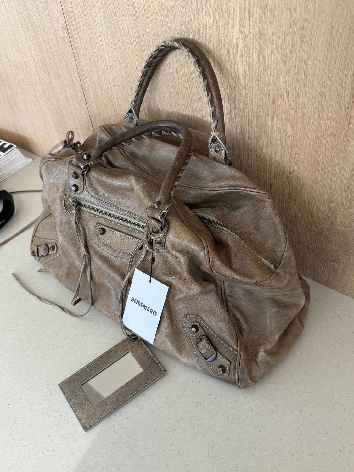 발렌시아가 모터백 상품이미지1