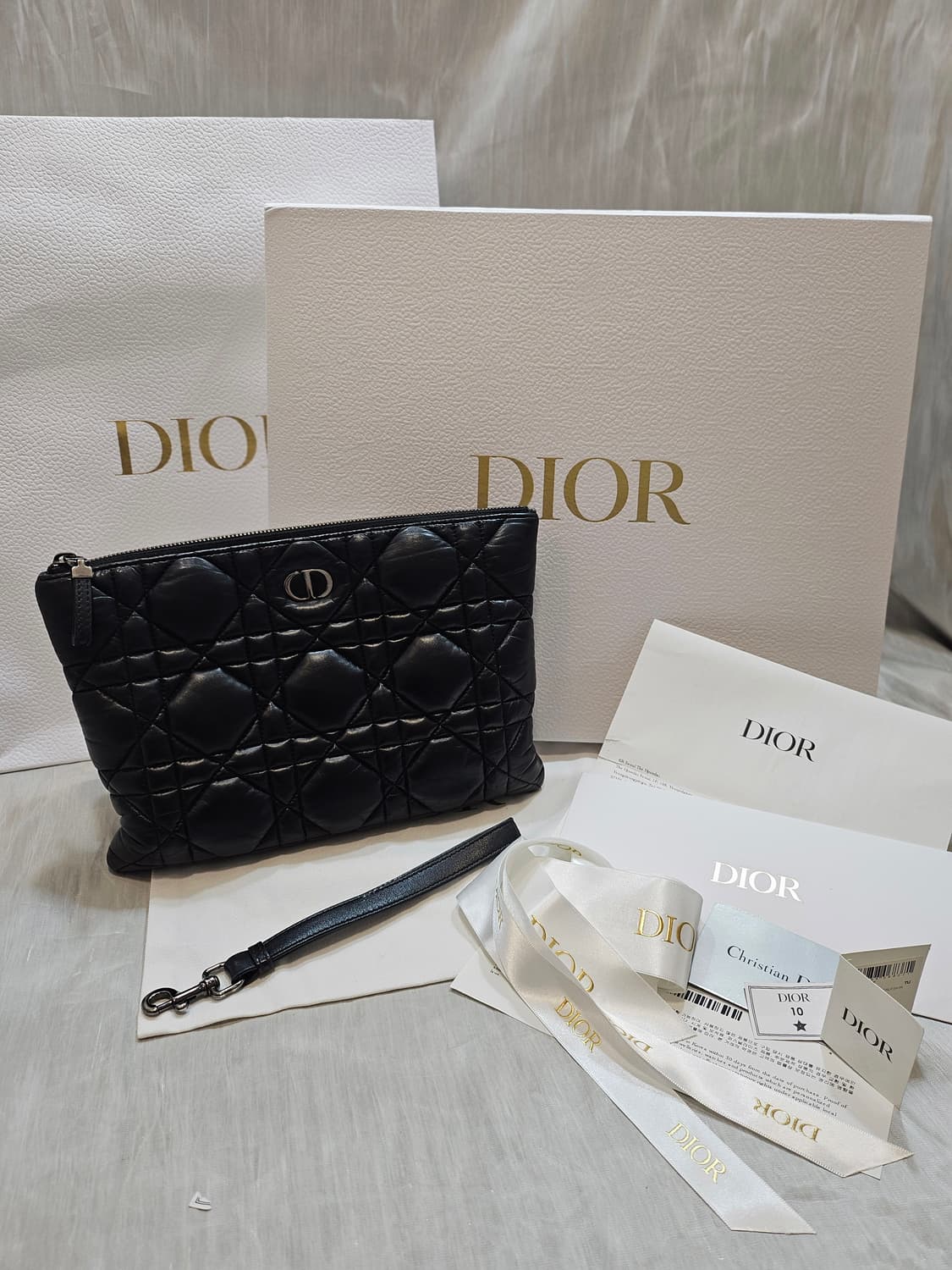 [정품] 디올 카로 라지 데일리 파우치  상품이미지1