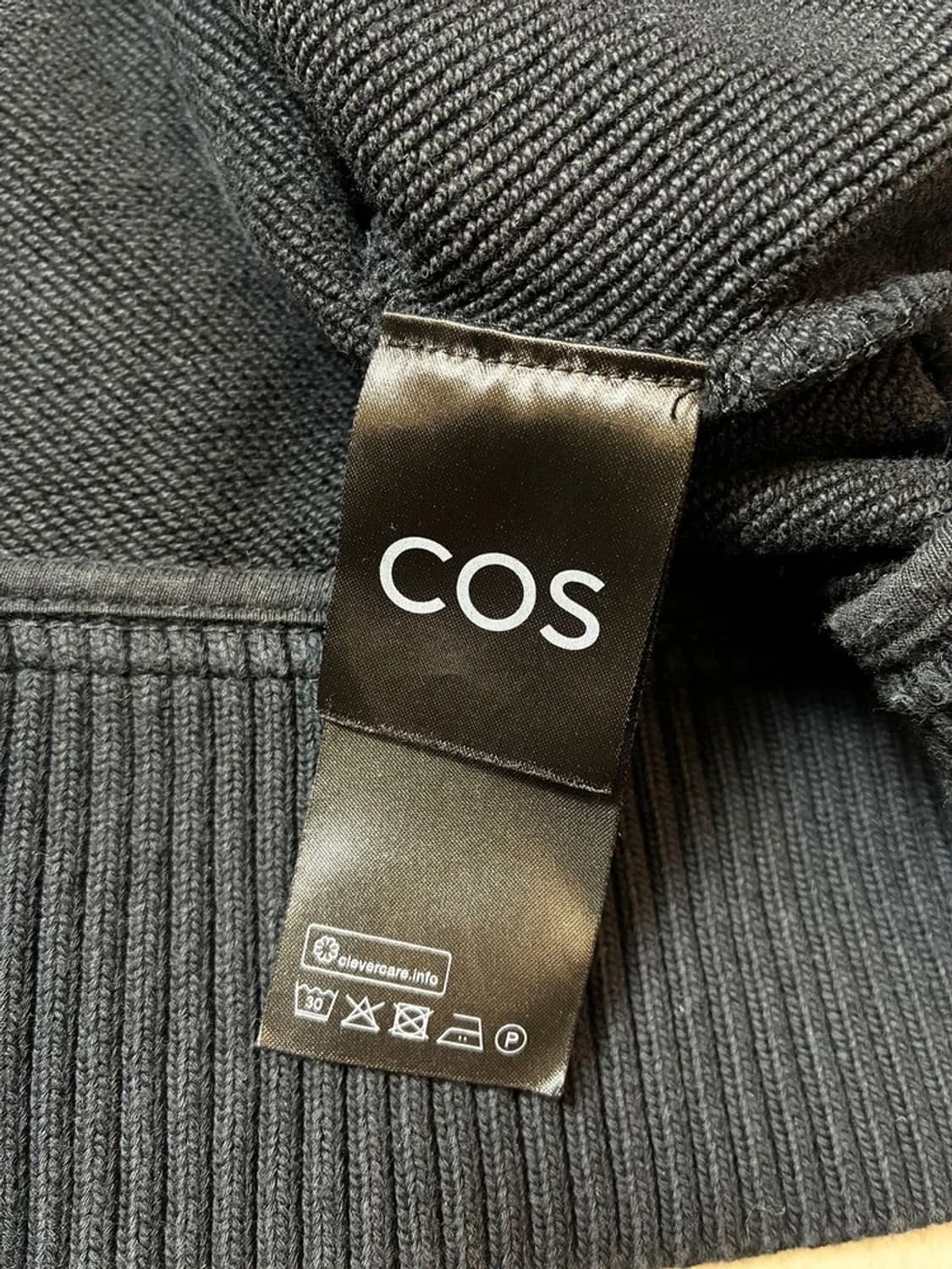 코스 COS 퍼널넥 집업 스웨터 PN7284 상품이미지8