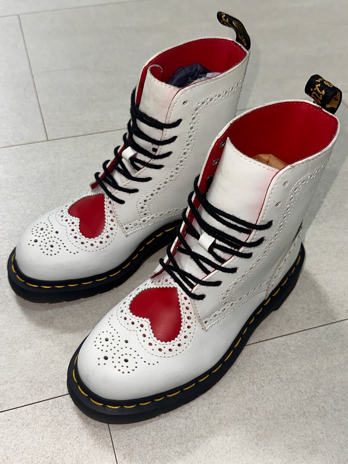 닥터마틴 발렌타인 8홀 벤틀리하트 (한정판)  상품이미지1