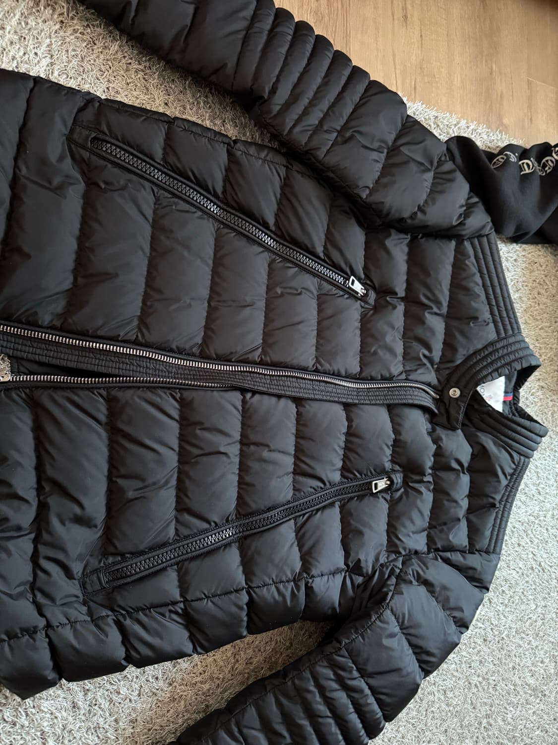 몽클레르 아미오트 숏 다운 자켓 블랙 -  Moncler Amio 상품이미지8