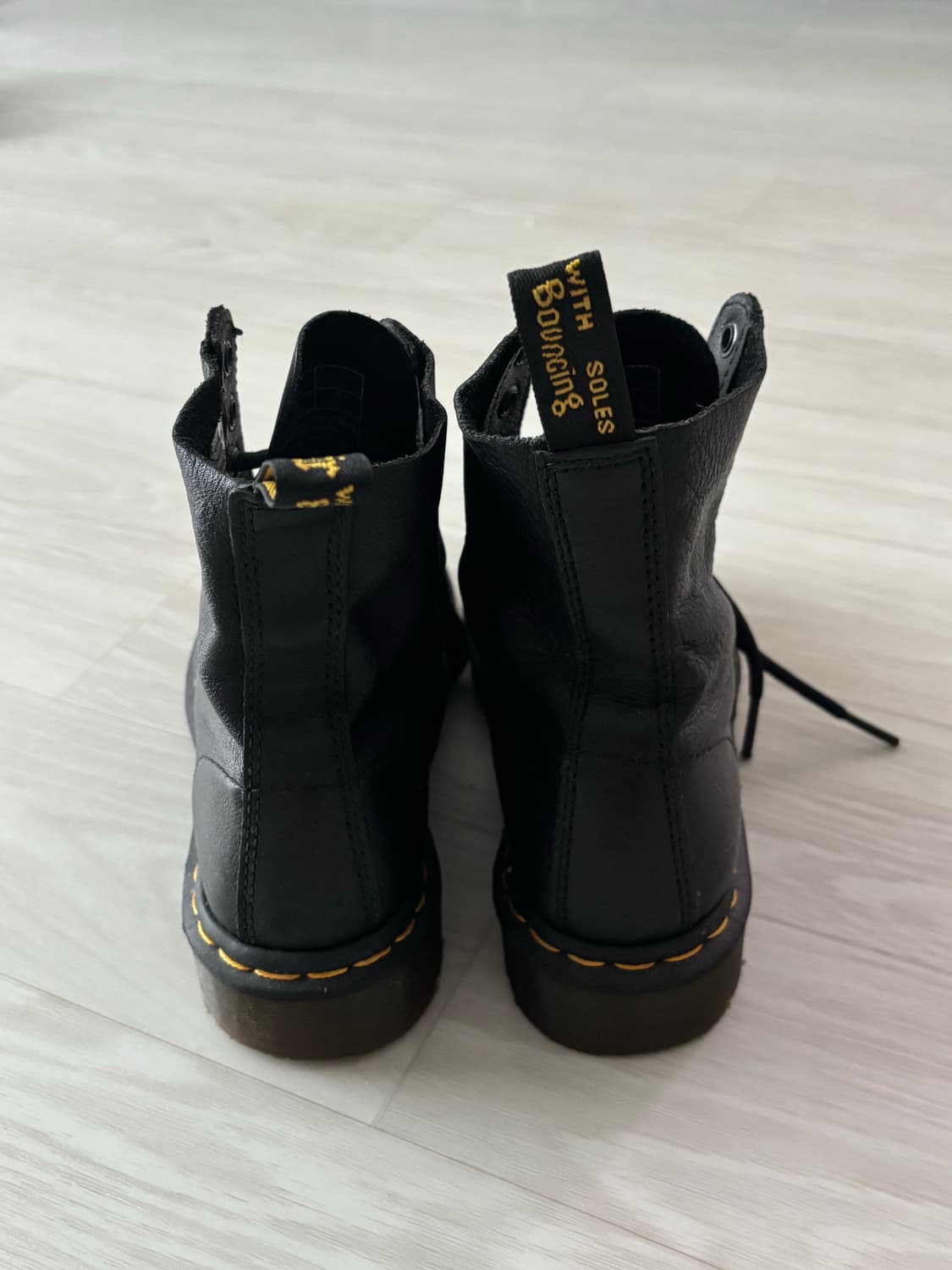 닥터마틴 버지니아 8홀 상품이미지2