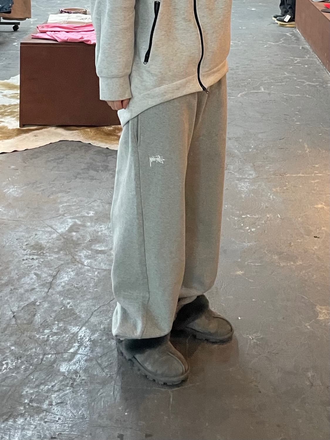 스투시 스탁 로고 그레이 스웨트 팬츠 H1949 상품이미지1