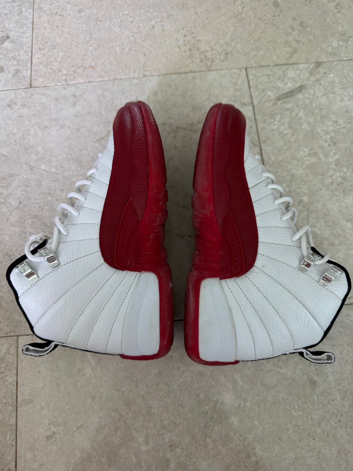 에어 조던 12 레트로 체리 gs 상품이미지3