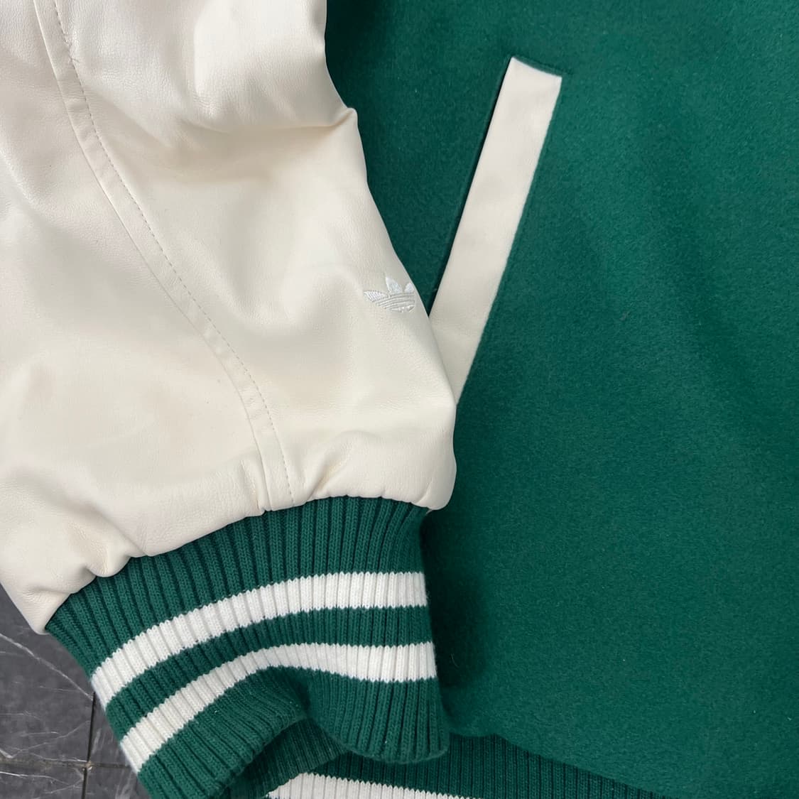 아디다스 팀 그린 배색 MC 바시티 자켓 상품이미지5