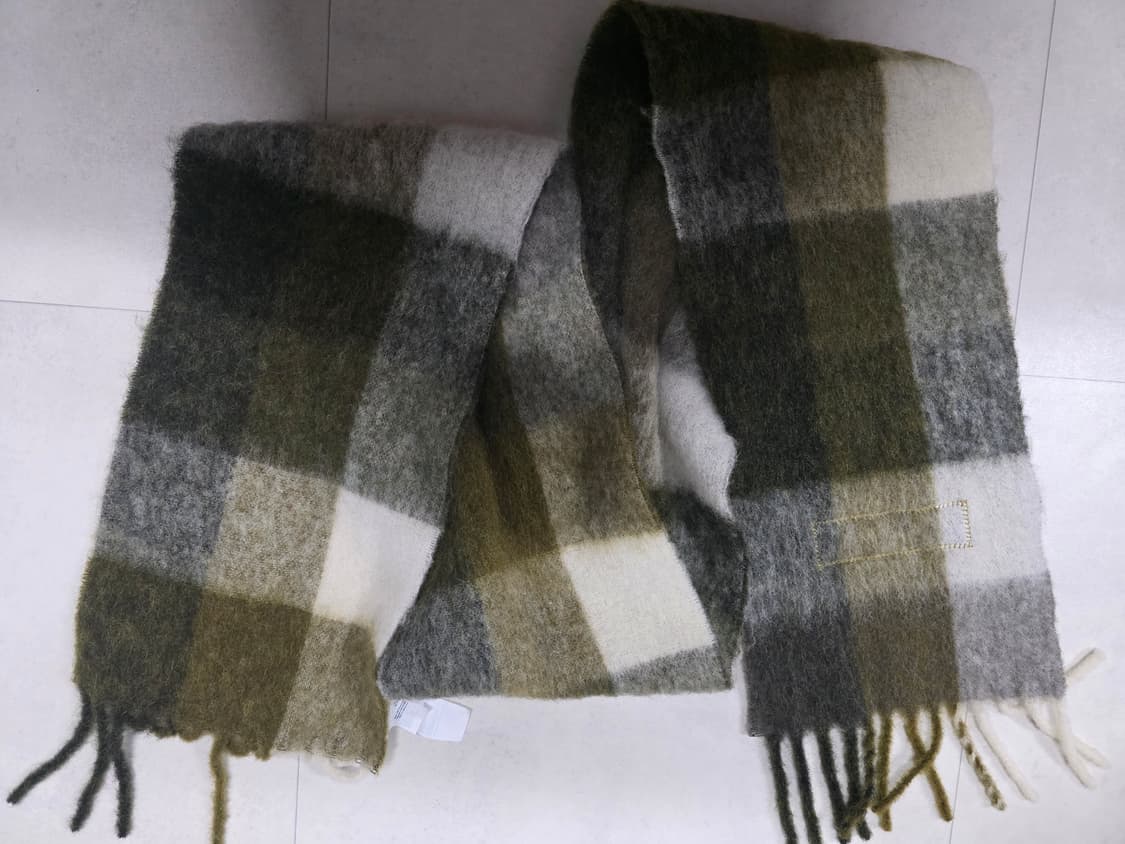 아크네 스튜디오 모헤어 체크 스카프 토프 그린 블랙 상품이미지6