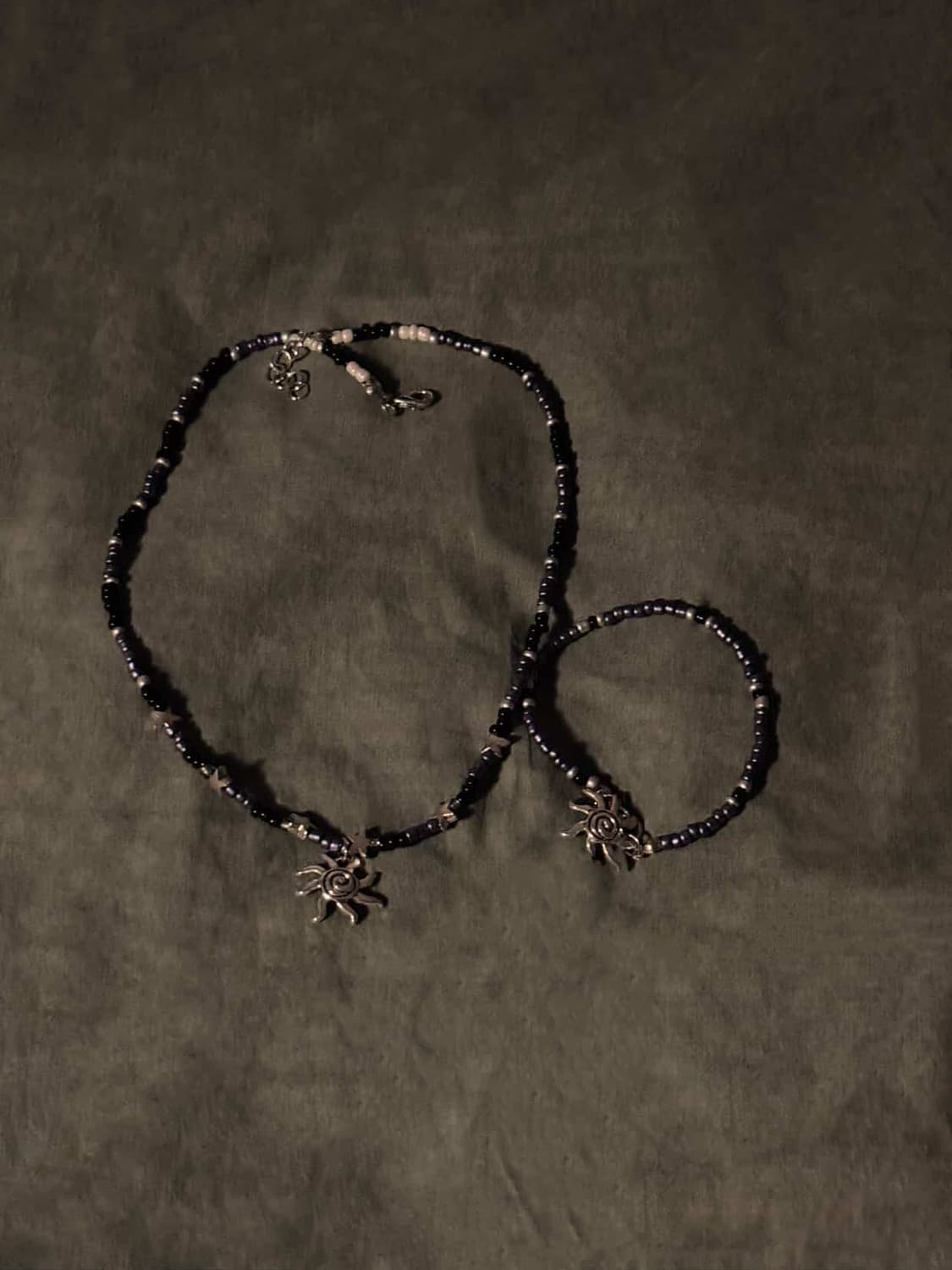 Navy sunstone bead necklace 실착샷입니다! 상품이미지3