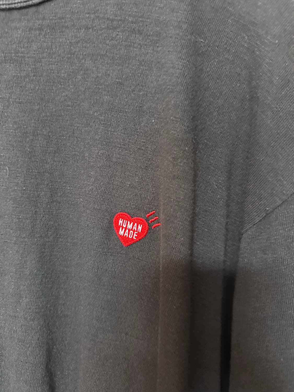 XL) 휴먼 메이드 하트 뱃지 티셔츠 블랙 상품이미지4