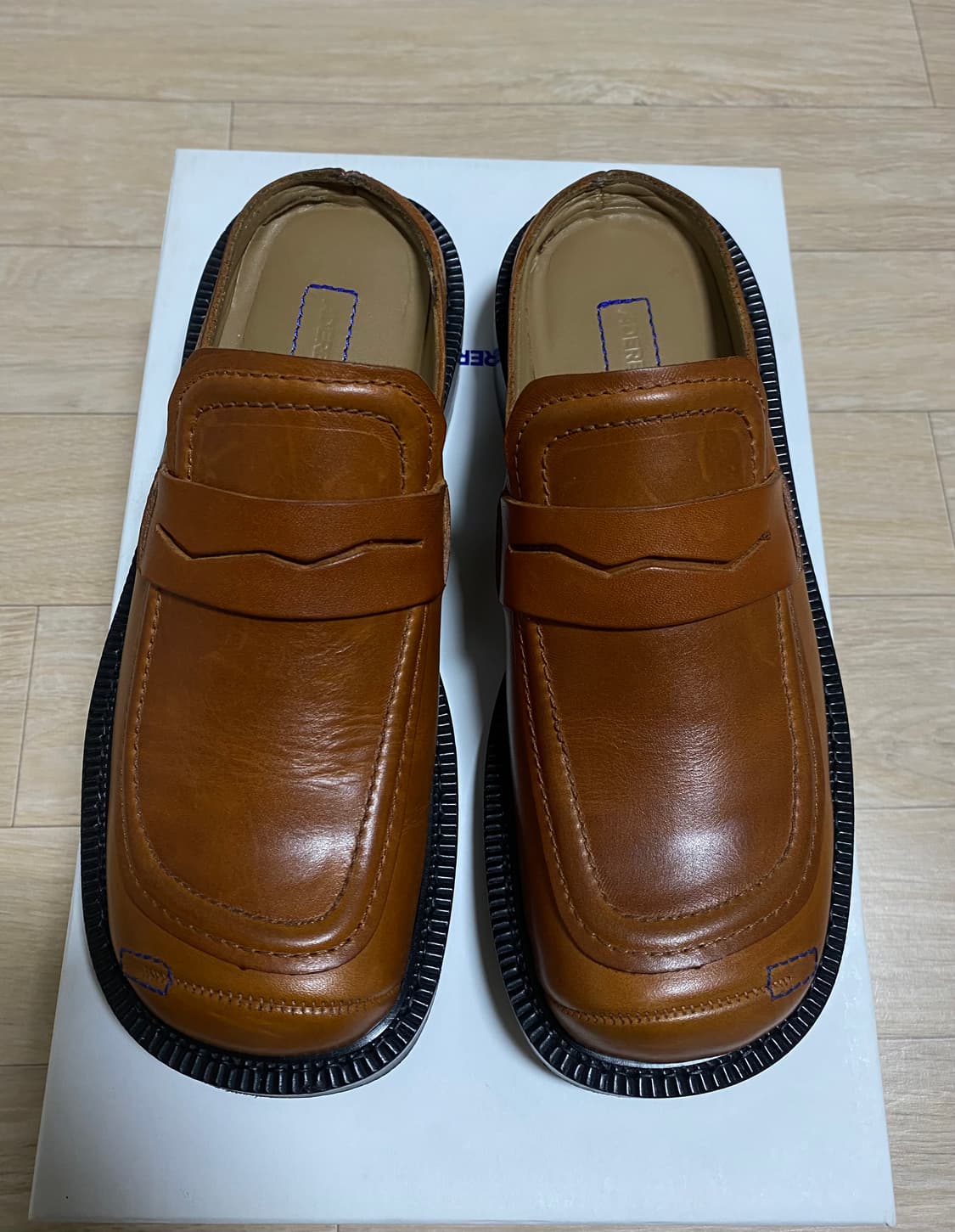 아더에러 커브 로퍼 뮬 브라운 250 (40) 상품이미지4