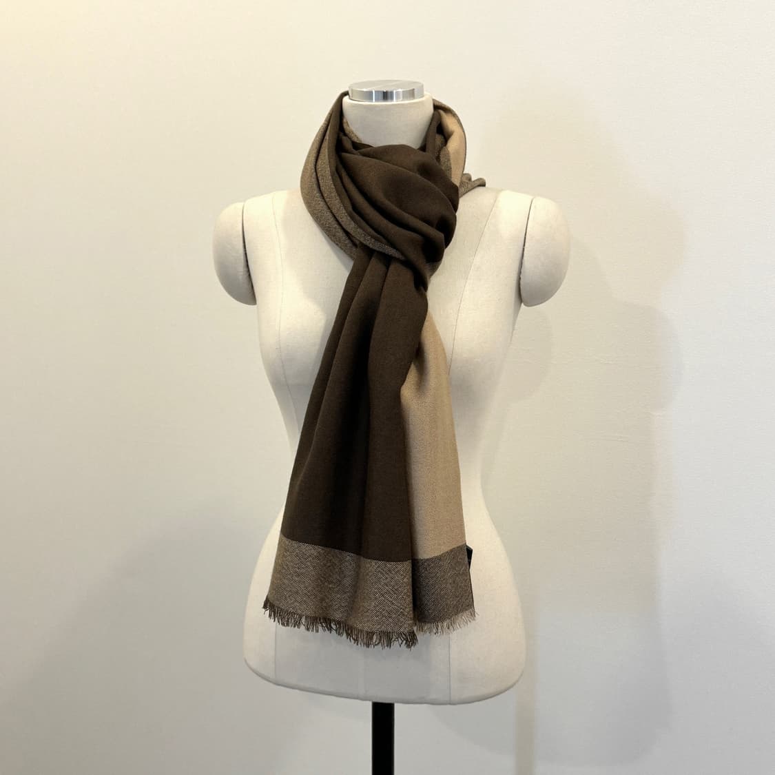 조르지오 아르마니 실크 캐시미어 숄 머플러 상품이미지4