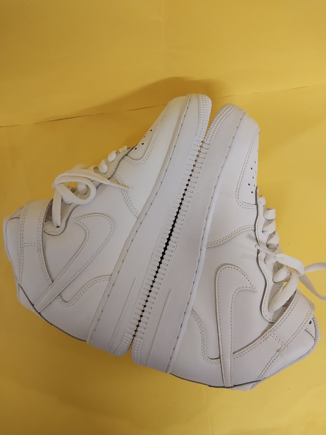 여성 나이키 에어포스1 미드 LE 화이트 운동화 (240) 상품이미지7