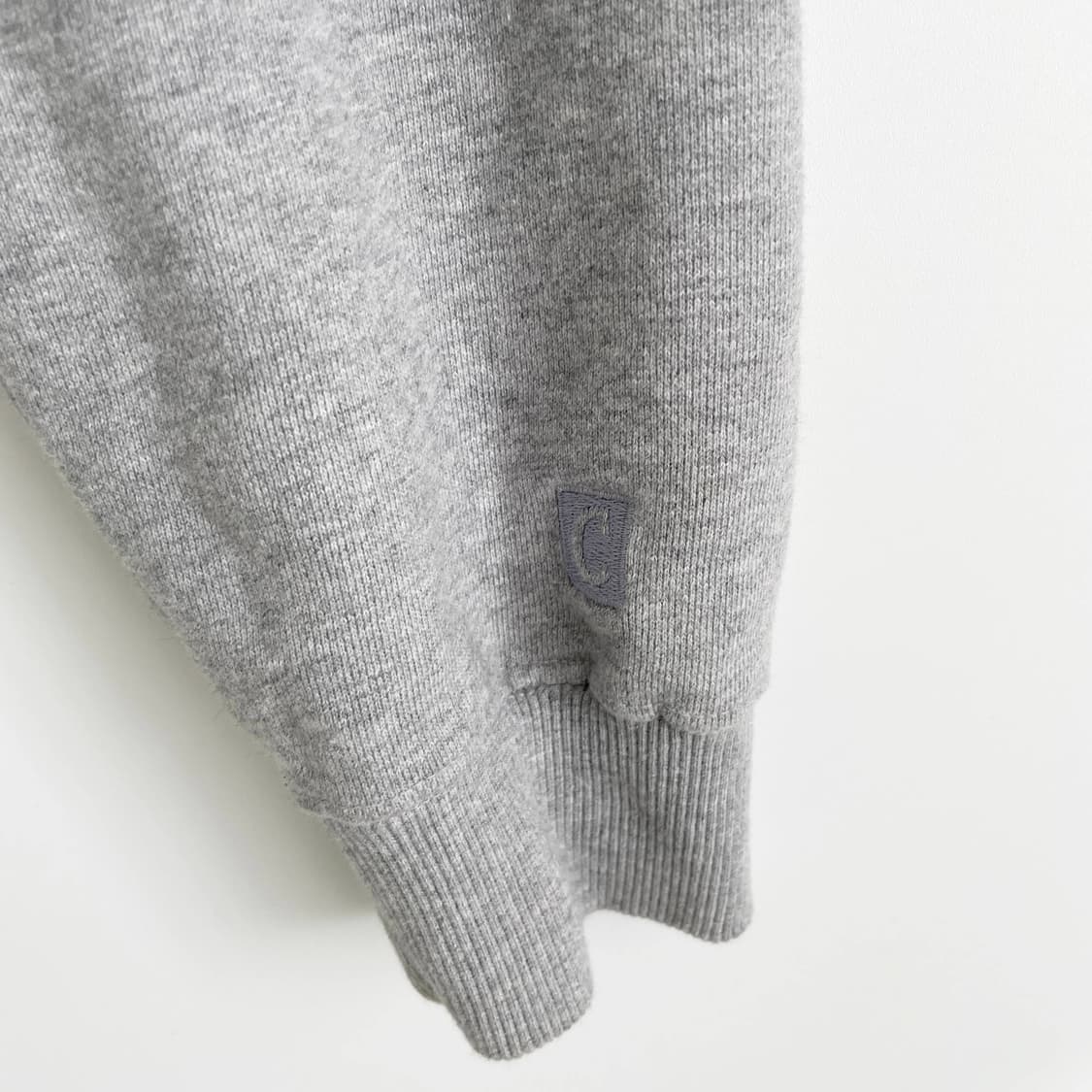 D2 커버낫 '불독페이스 아치 로고 맨투맨 M사이즈 상품이미지4