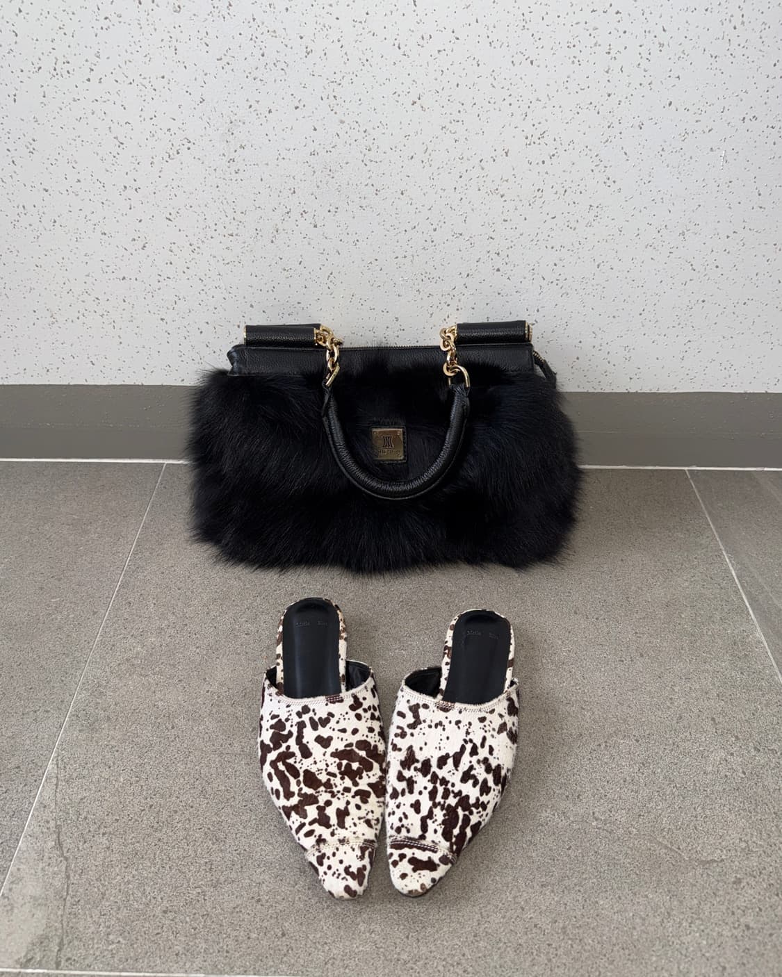 Della Stella black cow skin fox fur 숄더백 상품이미지1