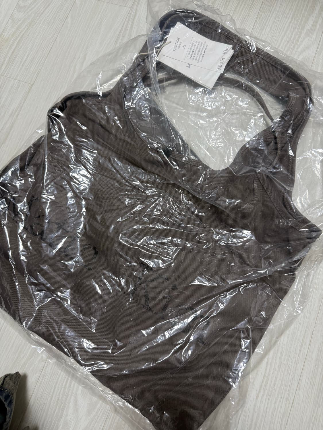 마뗑킴 크랙 로고 에코백 빅숄더백 보부상가방 차콜브라운 + 미니백 상품이미지4